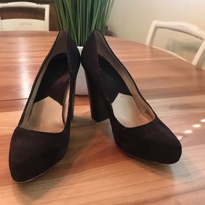 Michael Michael Kors Suede Platform Pumps size 7